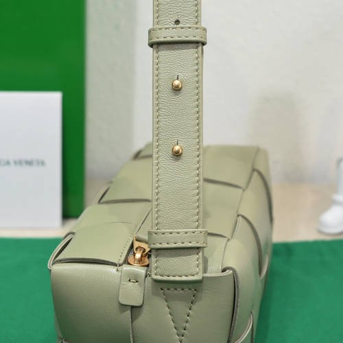 Design Brand BV Womens Original Quality Genuine Leather Brick Cassette Bags 2023SS M8904
